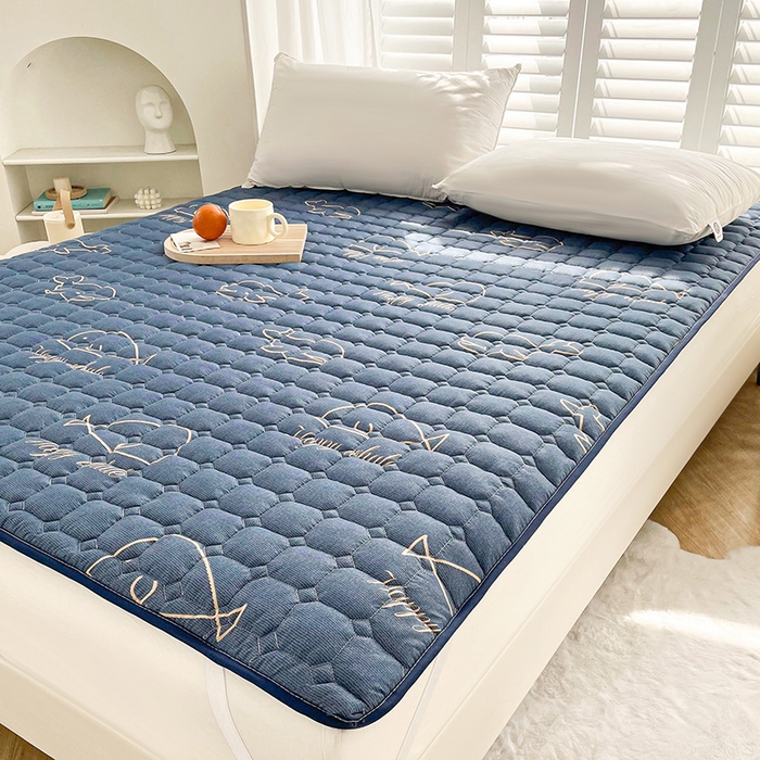 91家纺网 家纺一手货源 找家纺 富威堡2023新款A类棉花床垫床褥子床护垫夹棉防滑可机洗床盖床垫软席款 小鲸鱼