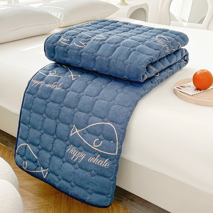 91家纺网 家纺一手货源 找家纺 富威堡2023新款A类棉花床垫床褥子床护垫夹棉防滑可机洗床盖床垫软席款 小鲸鱼