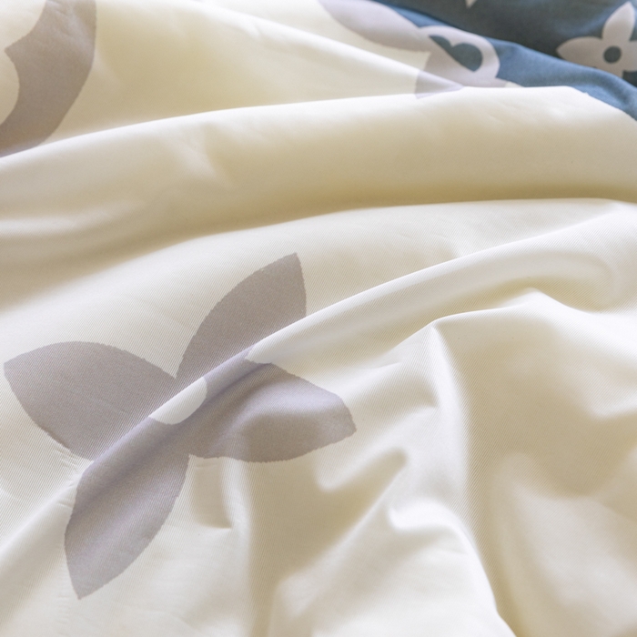 91家纺网 家纺一手货源 找家纺 摩卡 2024新品冰激凌大豆夏被 熊仔白