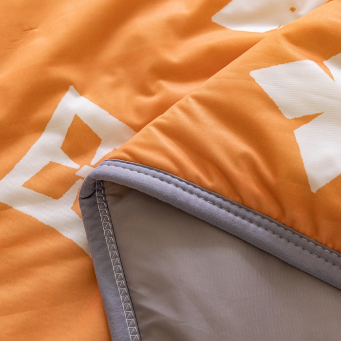 91家纺网 家纺一手货源 找家纺 摩卡 2024新品冰激凌大豆夏被 熊头橙