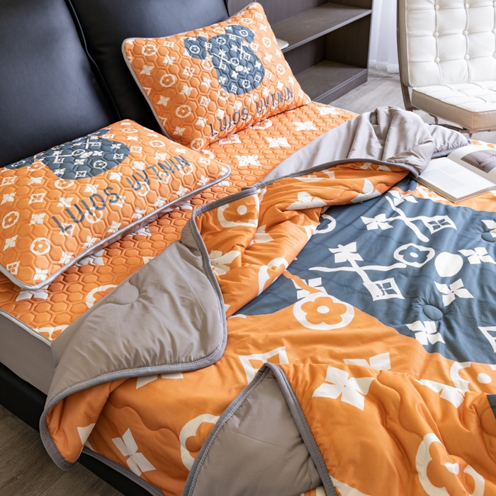 91家纺网 家纺一手货源 找家纺 摩卡 2024新品冰激凌大豆夏被 熊头橙