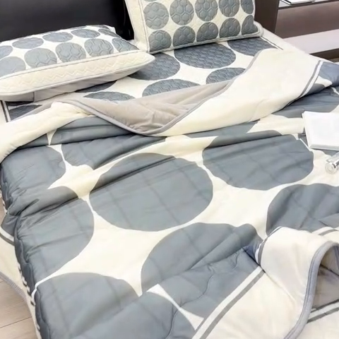 91家纺网 家纺一手货源 找家纺 摩卡 2024新品冰激凌大豆夏被 圆舞曲