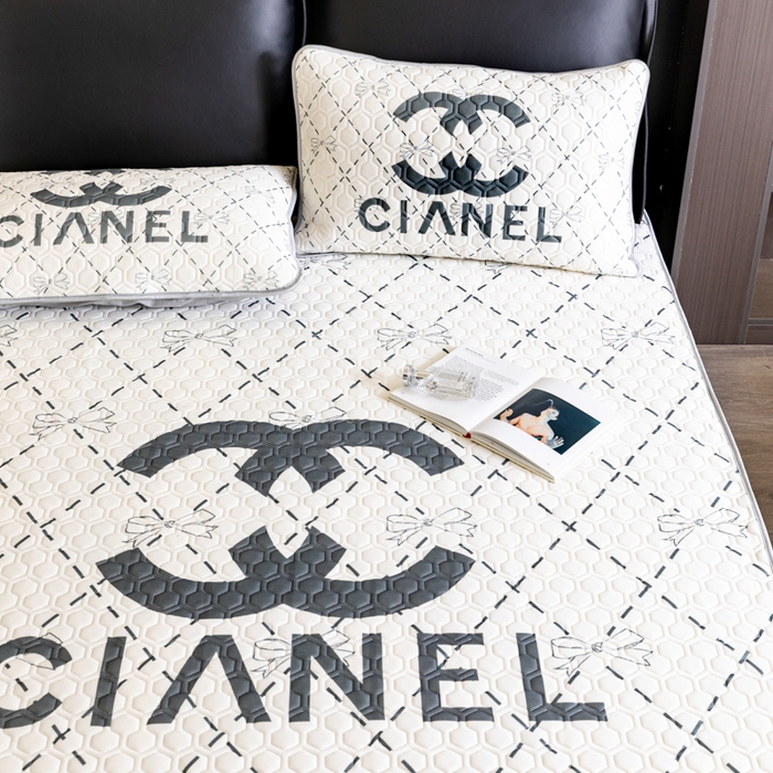 91家纺网 家纺一手货源 找家纺 摩卡 2024新品凉感丝床笠乳胶凉席三件套 可可小姐