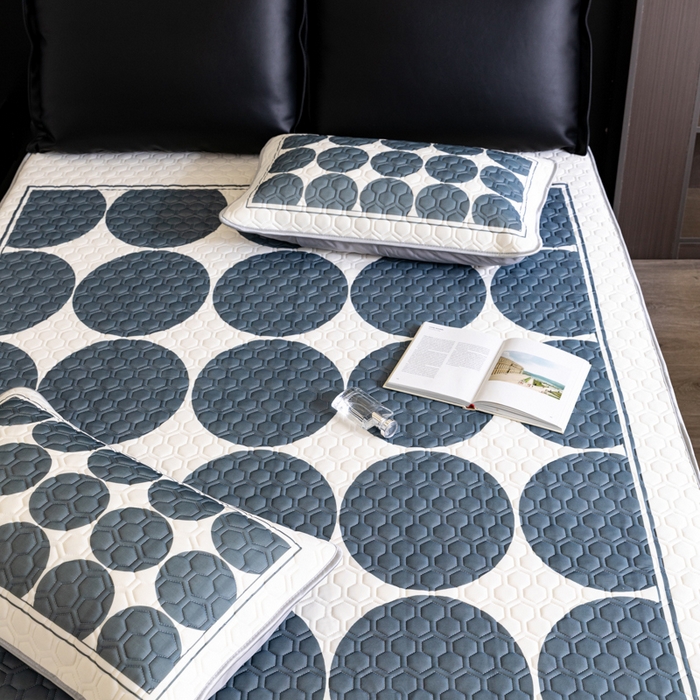 91家纺网 家纺一手货源 找家纺 摩卡 2024新品凉感丝床笠乳胶凉席三件套 圆舞曲