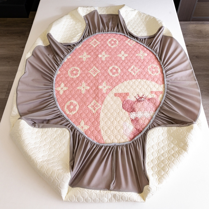 91家纺网 家纺一手货源 找家纺 摩卡 2024新品凉感丝床笠乳胶凉席三件套 天使熊粉