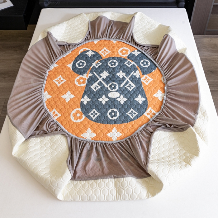 91家纺网 家纺一手货源 找家纺 摩卡 2024新品凉感丝床笠乳胶凉席三件套 熊头橙