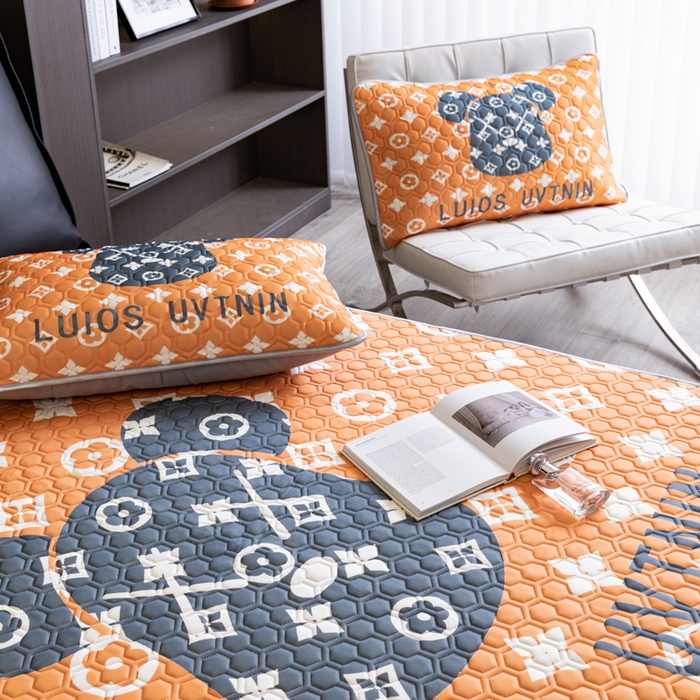 91家纺网 家纺一手货源 找家纺 摩卡 2024新品凉感丝床笠乳胶凉席三件套 熊头橙