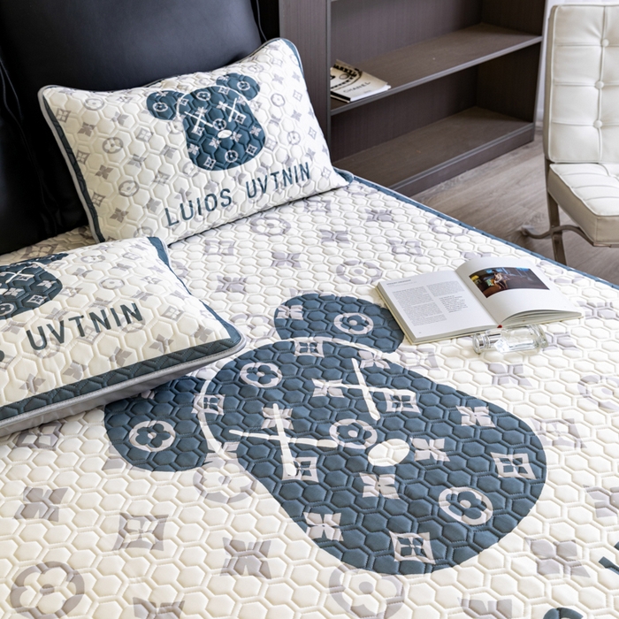 91家纺网 家纺一手货源 找家纺 摩卡 2024新品凉感丝床笠乳胶凉席三件套 熊头白