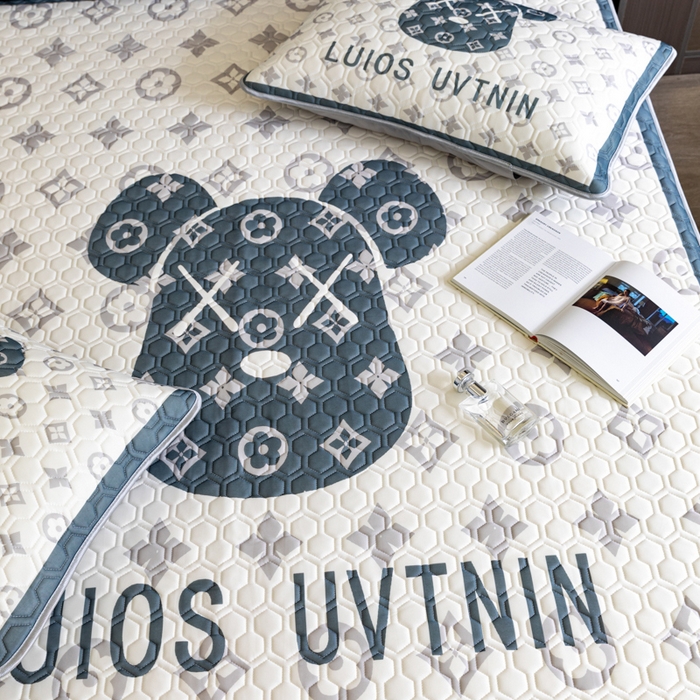 91家纺网 家纺一手货源 找家纺 摩卡 2024新品凉感丝床笠乳胶凉席三件套 熊头白