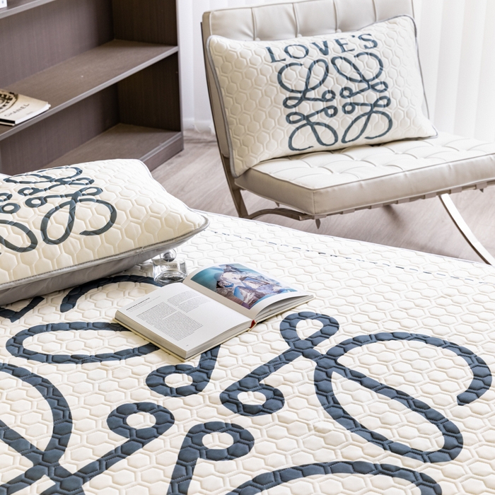 91家纺网 家纺一手货源 找家纺 摩卡 2024新品凉感丝床笠乳胶凉席三件套 至爱