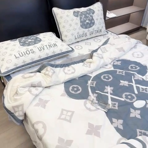 91家纺网 家纺一手货源 找家纺 摩卡 2024新品凉感丝床笠乳胶凉席三件套 熊头白