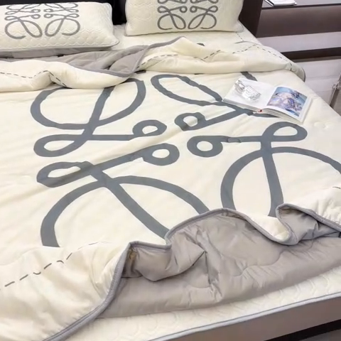 91家纺网 家纺一手货源 找家纺 摩卡 2024新品凉感丝床笠乳胶凉席三件套 至爱