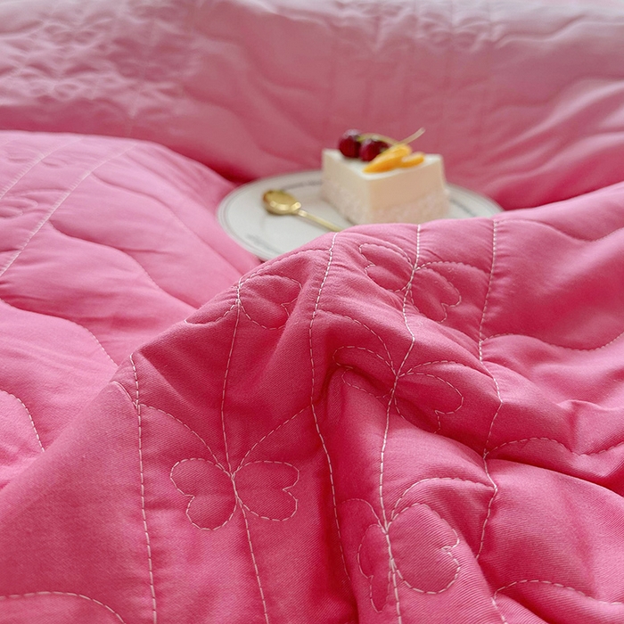91家纺网 家纺一手货源 找家纺  2023新款全棉蕾丝刺绣床盖四件套（夹棉被套） 玫粉