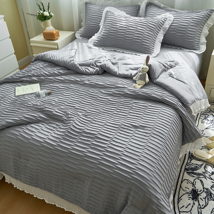 91家纺网 家纺一手货源 找家纺 畅销被业 2024新款泡泡纱花边夏被四件套 花边款泡泡纱-情调灰