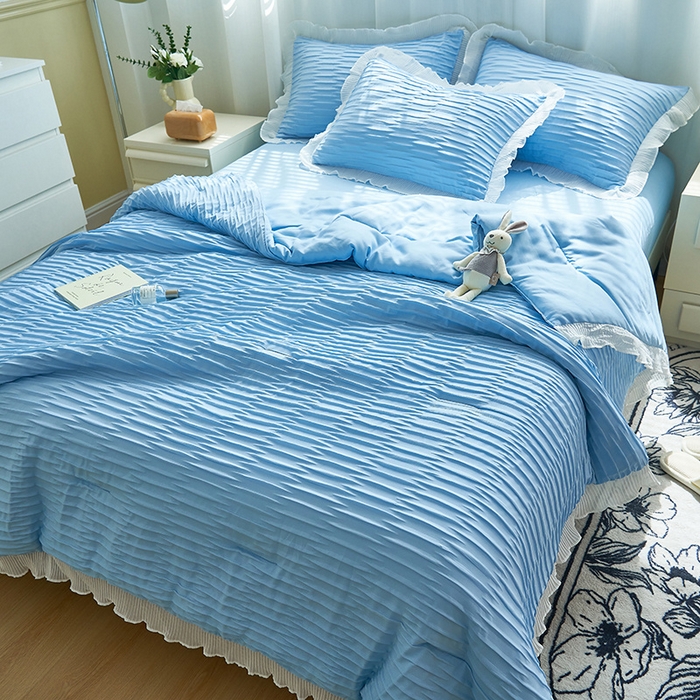 91家纺网 家纺一手货源 找家纺 畅销被业 2024新款泡泡纱花边夏被四件套 花边款泡泡纱-天蓝色