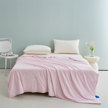 91家纺网 家纺一手货源 找家纺 （总）喜多兔 2023新款锦纶小冰果凉感丝夏被