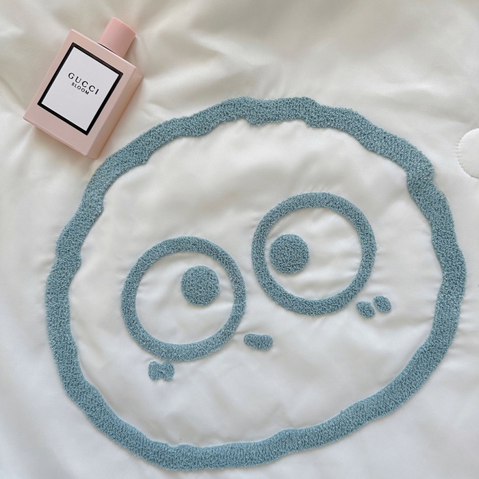 91家纺网 家纺一手货源 找家纺 眠帛 2024新款A类水洗棉毛巾绣夏被四件套—精灵系列 精灵繁星蓝