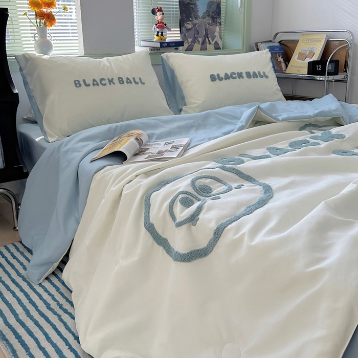 91家纺网 家纺一手货源 找家纺 眠帛 2024新款A类水洗棉毛巾绣夏被四件套—精灵系列 精灵繁星蓝