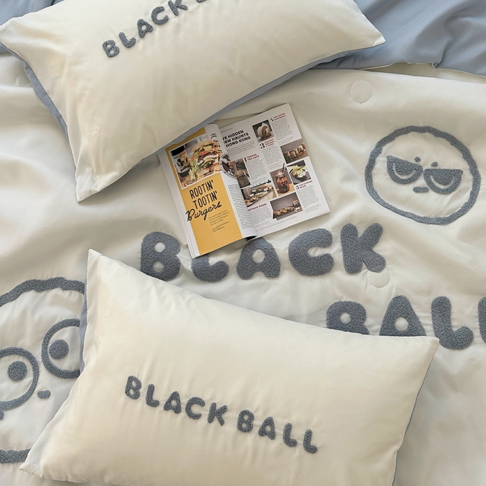 91家纺网 家纺一手货源 找家纺 眠帛 2024新款A类水洗棉毛巾绣夏被四件套—精灵系列 精灵蓝灰