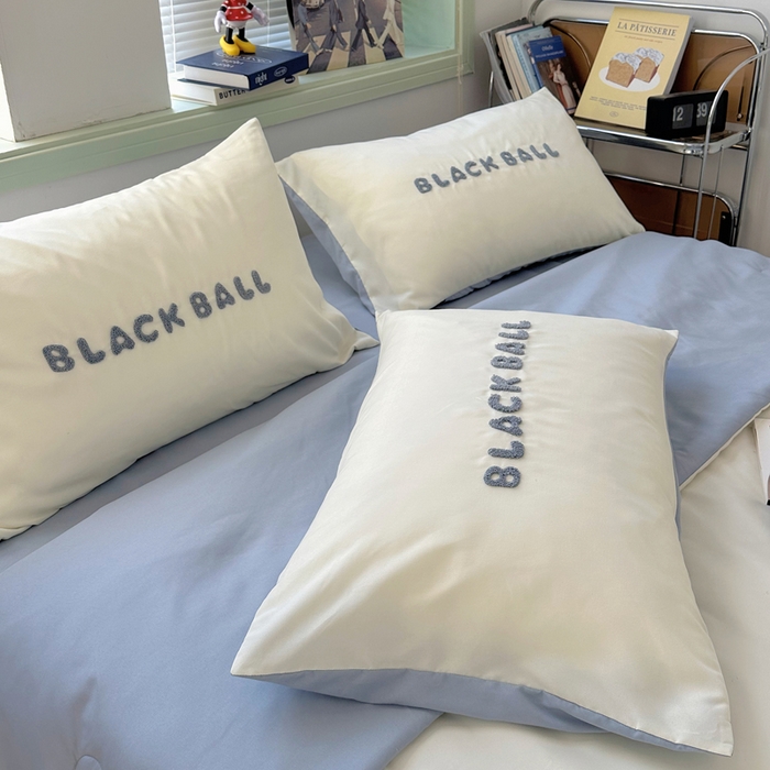 91家纺网 家纺一手货源 找家纺 眠帛 2024新款A类水洗棉毛巾绣夏被四件套—精灵系列 精灵蓝灰