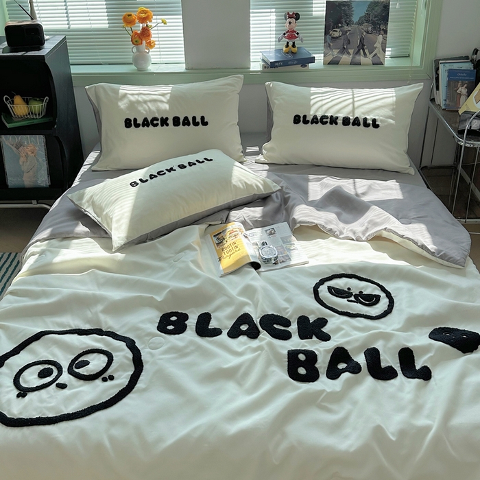 91家纺网 家纺一手货源 找家纺 眠帛 2024新款A类水洗棉毛巾绣夏被四件套—精灵系列 精灵浅灰