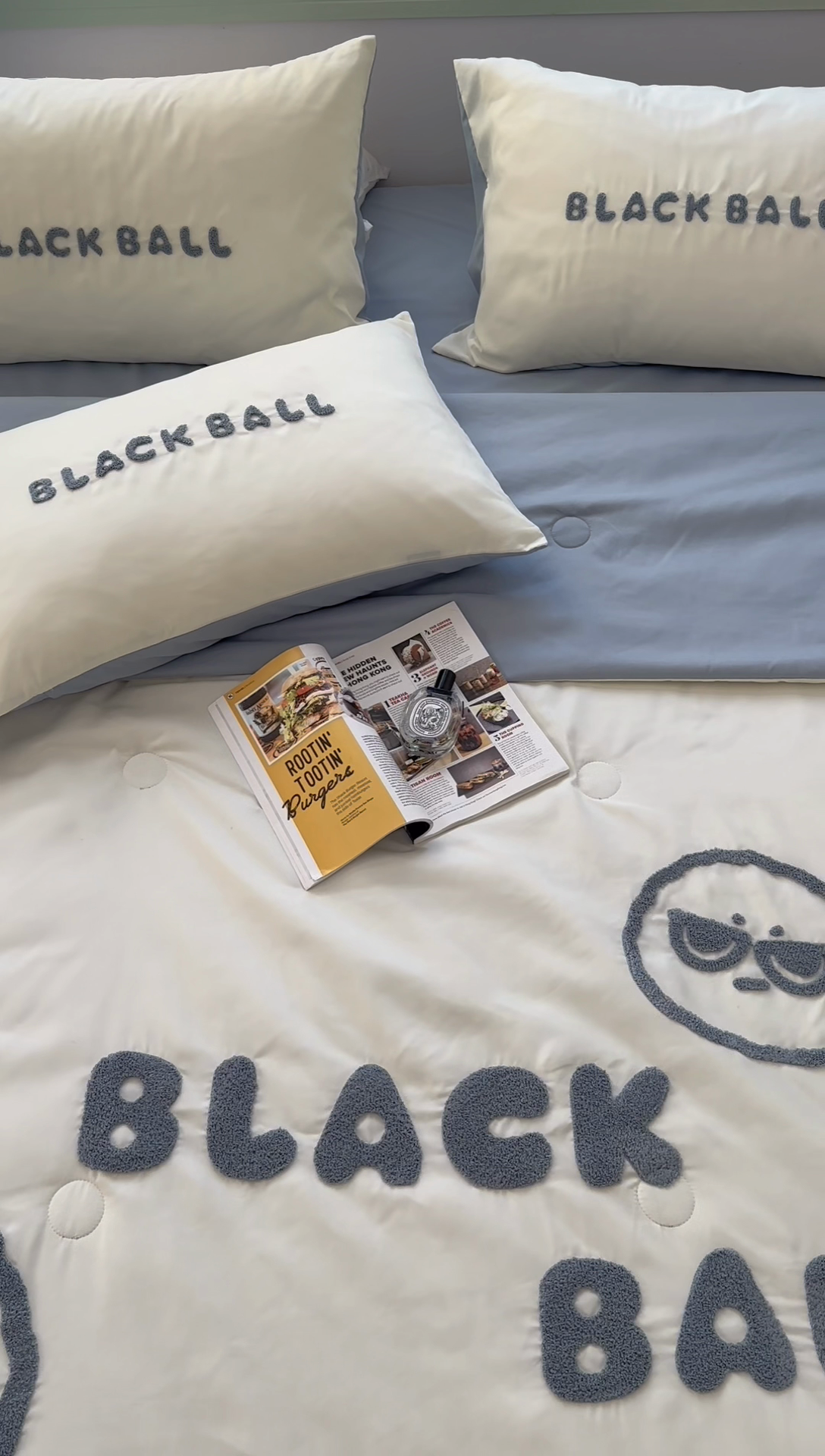 91家纺网 家纺一手货源 找家纺 眠帛 2024新款A类水洗棉毛巾绣夏被四件套—精灵系列 精灵蓝灰