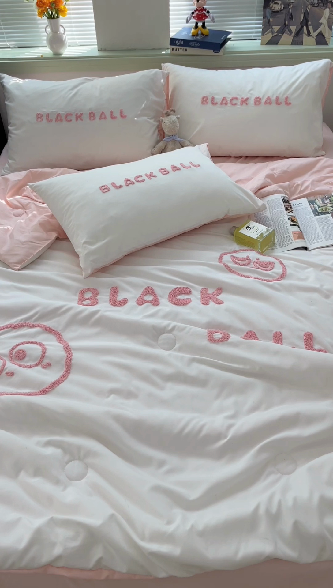 91家纺网 家纺一手货源 找家纺 眠帛 2024新款A类水洗棉毛巾绣夏被四件套—精灵系列 精灵奶油粉