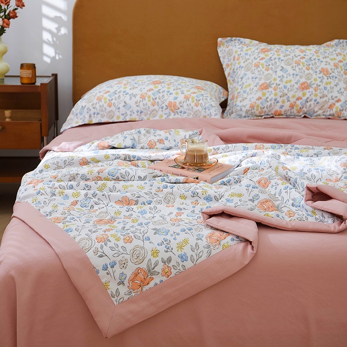 91家纺网 家纺一手货源 找家纺 33 新款A类水洗棉麻双层纱印花大豆被夏被四件套风格二 花花世界