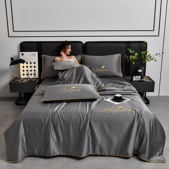 91家纺网 家纺一手货源 找家纺 简爱 2025新款水洗真丝刺绣夏被四件套（跑量款） 直播 梦羽-高级灰