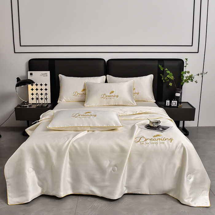 91家纺网 家纺一手货源 找家纺 简爱 2025新款水洗真丝刺绣夏被四件套（跑量款） 直播 梦羽-奶茶白