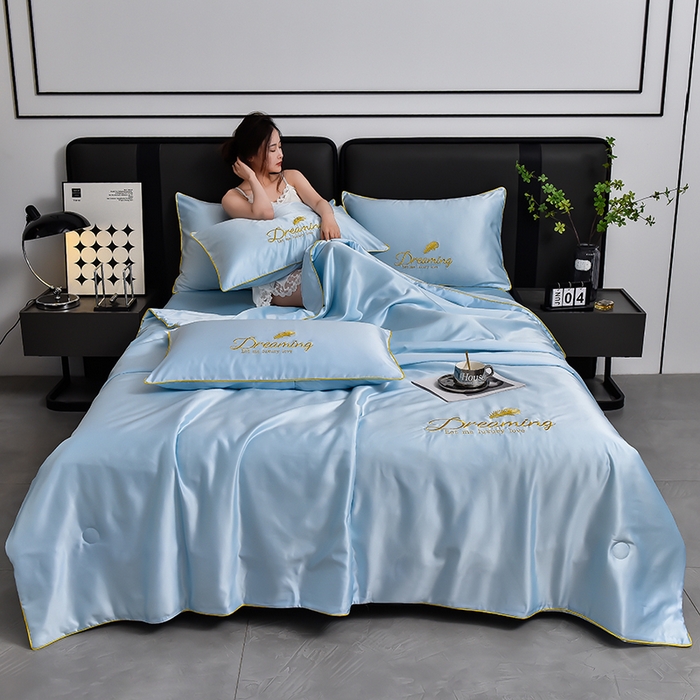 91家纺网 家纺一手货源 找家纺 简爱 2026新款水洗真丝刺绣夏被四件套（跑量款） 直播 梦羽-天空蓝