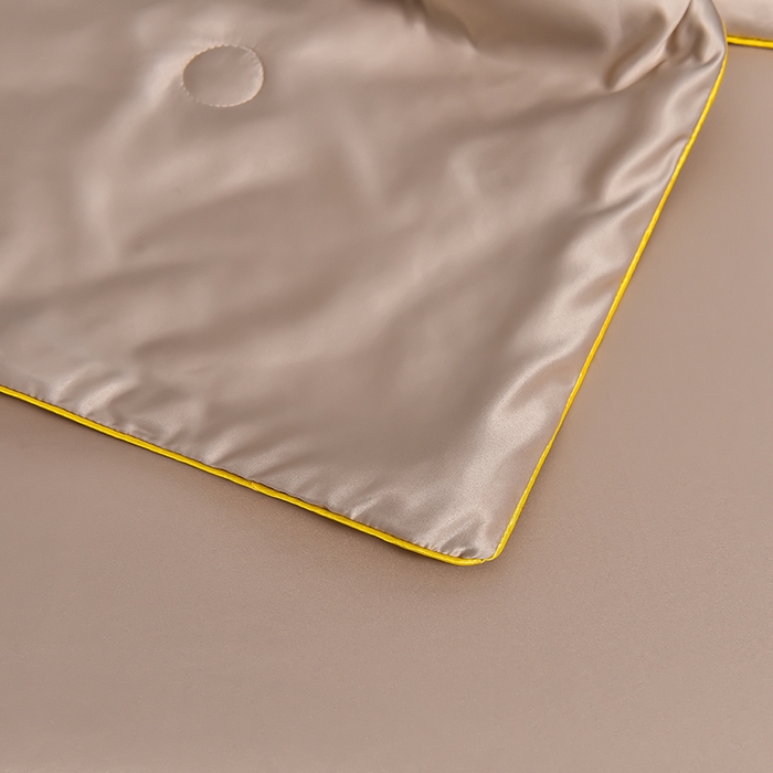 91家纺网 家纺一手货源 找家纺 简爱 2025新款水洗真丝刺绣夏被四件套（跑量款） 直播 梦羽-香槟金