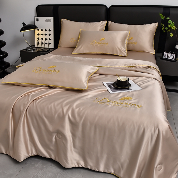 91家纺网 家纺一手货源 找家纺 简爱 2025新款水洗真丝刺绣夏被四件套（跑量款） 直播 梦羽-香槟金