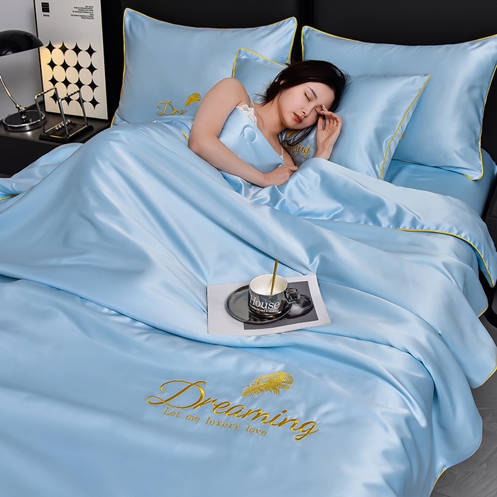 91家纺网 家纺一手货源 找家纺 简爱 2026新款水洗真丝刺绣夏被四件套（跑量款） 直播 梦羽-天空蓝