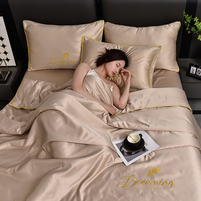 91家纺网 家纺一手货源 找家纺 简爱 2025新款水洗真丝刺绣夏被四件套（跑量款） 直播 梦羽-香槟金