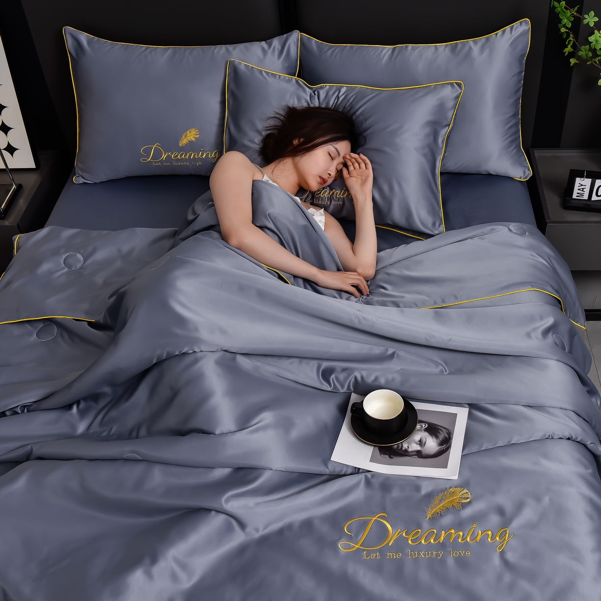 91家纺网 家纺一手货源 找家纺 简爱 2025新款水洗真丝刺绣夏被四件套（跑量款） 直播 梦羽-星雾蓝