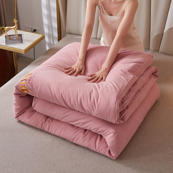 91家纺网 家纺一手货源 找家纺 33家纺 2023新款A类小辣椒蜜桃暖绒春秋被冬被速暖被子被芯 香叶红