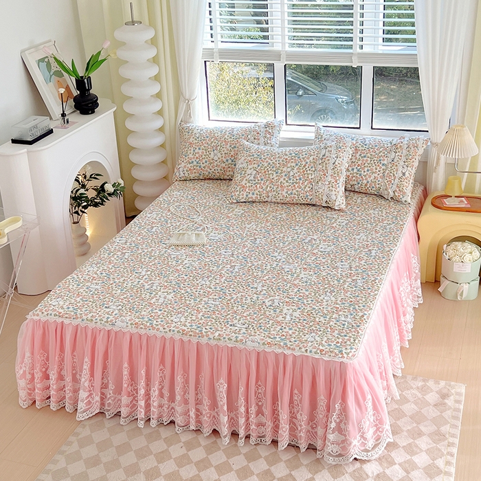 91家纺网 家纺一手货源 找家纺 罗艺轩 2024新款法式风蕾丝夹棉床裙三件套 花想容-花丛兔