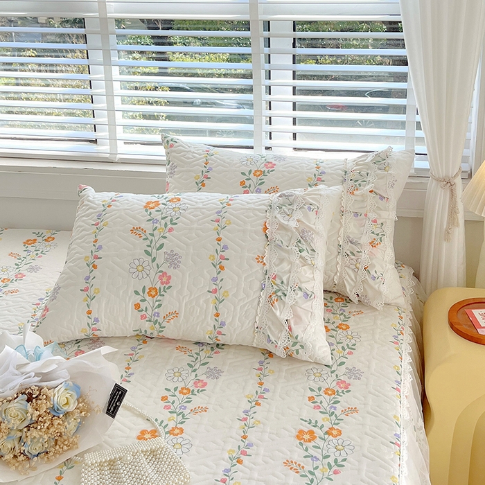 91家纺网 家纺一手货源 找家纺 罗艺轩 2024新款法式风蕾丝夹棉床裙三件套 花想容-花派印象