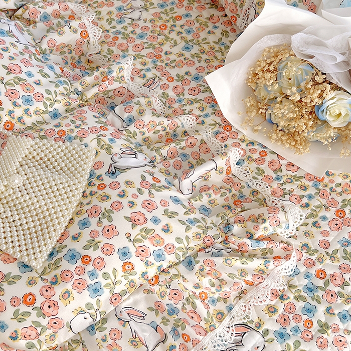 91家纺网 家纺一手货源 找家纺 罗艺轩 2024新款法式风蕾丝夹棉床裙三件套 花想容-花丛兔