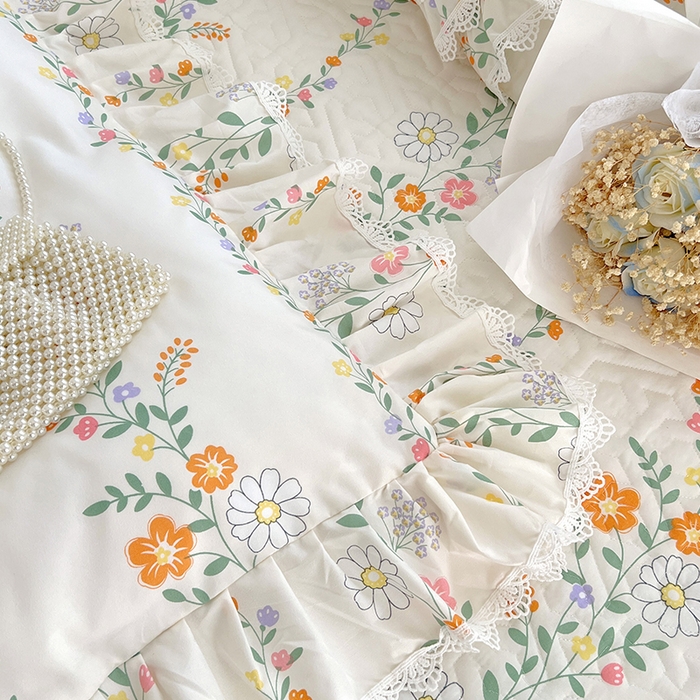 91家纺网 家纺一手货源 找家纺 罗艺轩 2024新款法式风蕾丝夹棉床裙三件套 花想容-花派印象