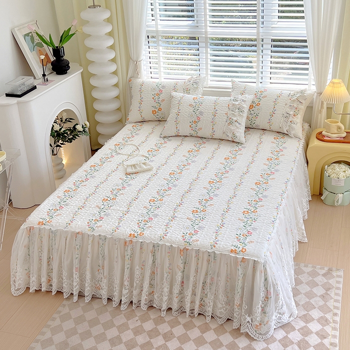 91家纺网 家纺一手货源 找家纺 罗艺轩 2024新款法式风蕾丝夹棉床裙三件套 花想容-花派印象