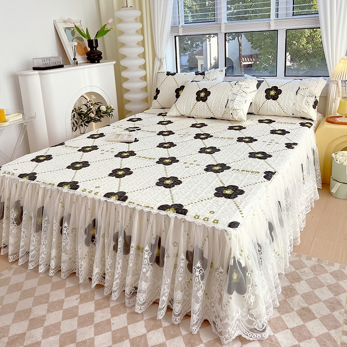 91家纺网 家纺一手货源 找家纺 罗艺轩 2024新款法式风蕾丝夹棉床裙三件套 花想容-花漾青春