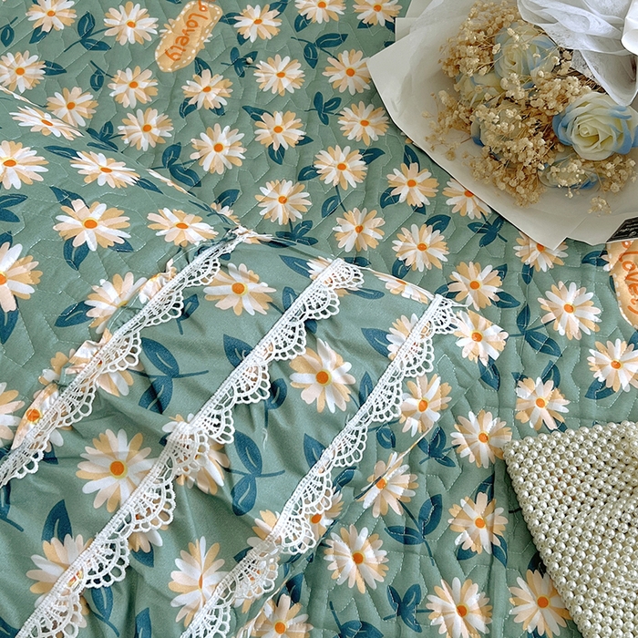 91家纺网 家纺一手货源 找家纺 罗艺轩 2024新款法式风蕾丝夹棉床裙三件套 花想容-花影映艳