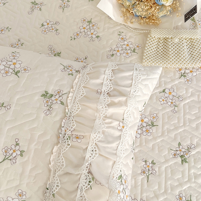 91家纺网 家纺一手货源 找家纺 罗艺轩 2024新款法式风蕾丝夹棉床裙三件套 花想容-清新花蕊