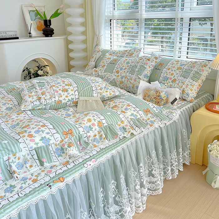 91家纺网 家纺一手货源 找家纺 罗艺轩 2024新款法式风蕾丝夹棉床裙三件套 花想容-元气甜心