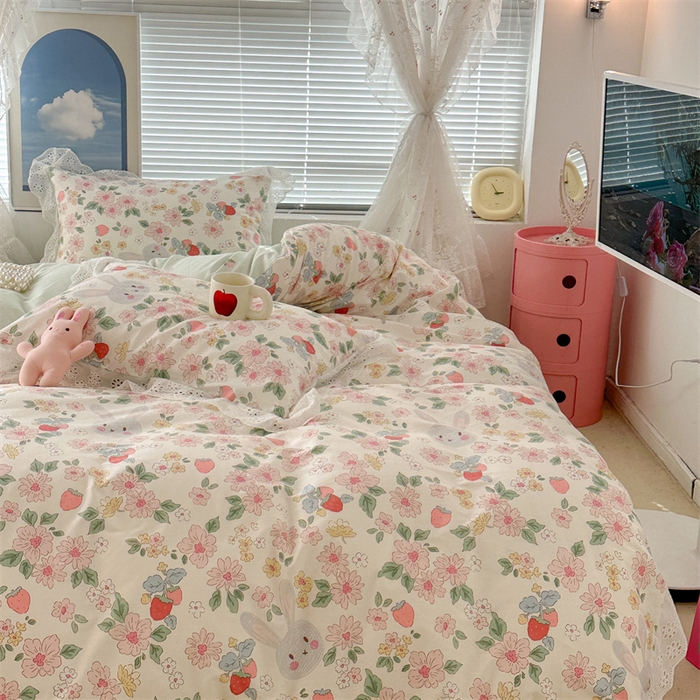 91家纺网 家纺一手货源 找家纺 昔可家纺 2023新款全棉四件套公主蕾丝花边ok 草莓小兔