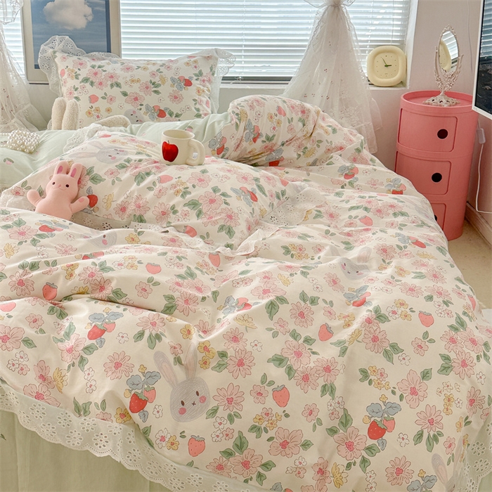 91家纺网 家纺一手货源 找家纺 昔可家纺 2023新款全棉四件套公主蕾丝花边ok 草莓小兔