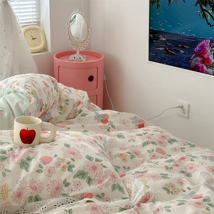 91家纺网 家纺一手货源 找家纺 昔可家纺 2023新款全棉四件套公主蕾丝花边ok 草莓小兔