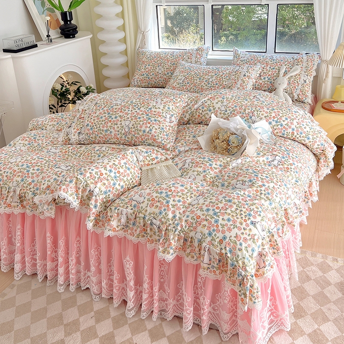 91家纺网 家纺一手货源 找家纺 罗艺轩 2024新款法式风蕾丝夹棉床裙款四件套 花想容-花丛兔